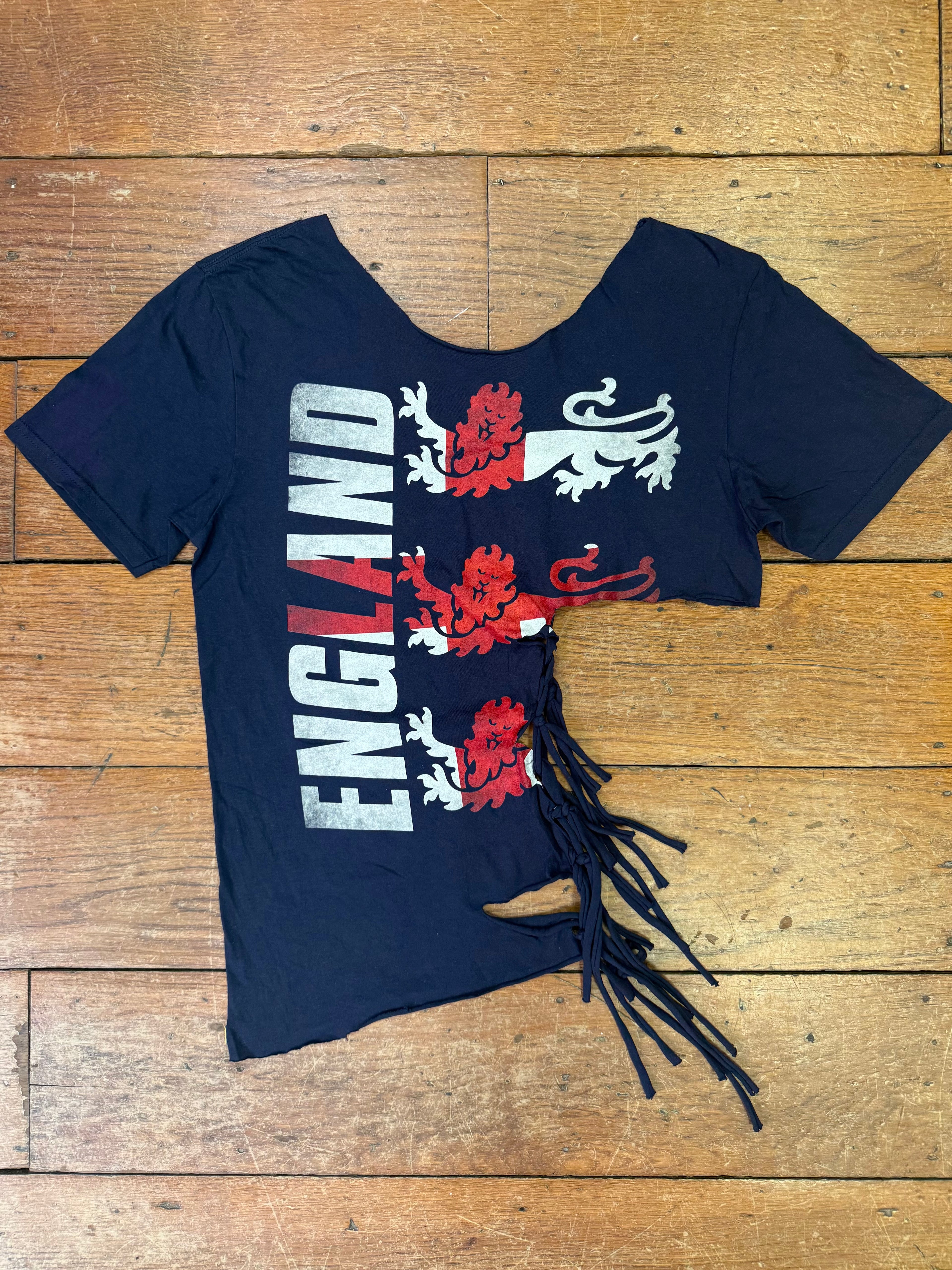 Three Lions Fringe Tee