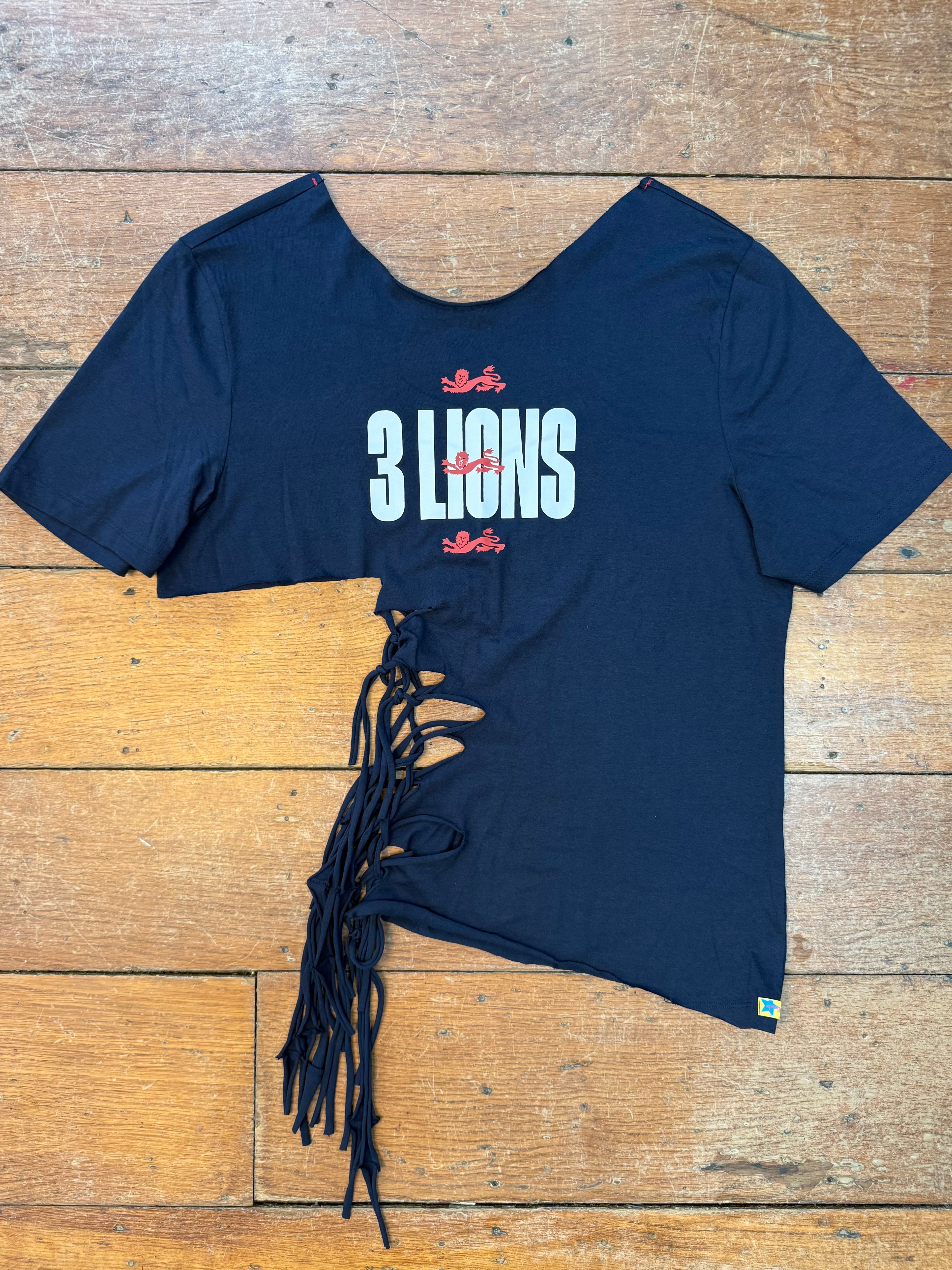 3 Lions Fringe Tee